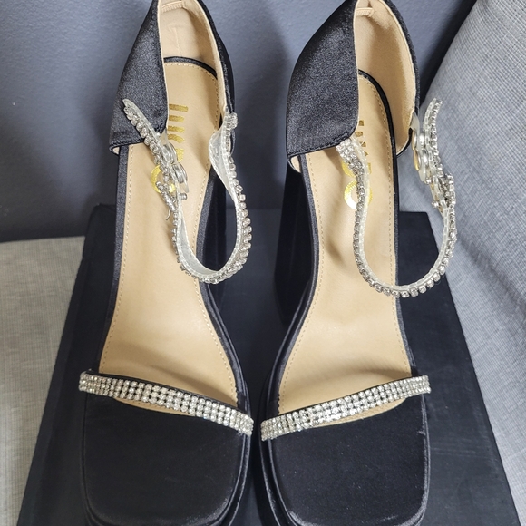 NEW WITH THE BOX EGO PLATFORM HEELS - Picture 5 of 9